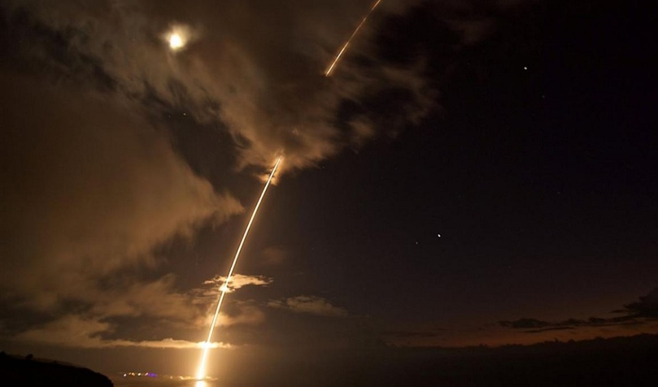 [Video] Mỹ thực hiện thành công vụ đánh chặn tên lửa ở Hawaii - Ảnh 1