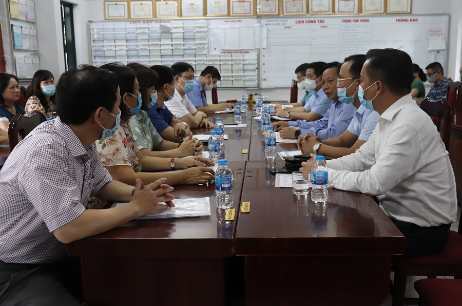 Phó Bí thư Thành ủy Nguyễn Văn Phong: Quận Hai Bà Trưng cần xử lý tốt tình huống phát sinh trong kỳ thi tốt nghiệp THPT - Ảnh 1