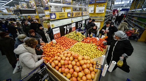 Đáp trả lệnh trừng phạt, Nga cấm vận thực phẩm EU nhập khẩu - Ảnh 1