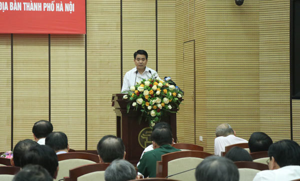 Chủ tịch Nguyễn Đức Chung: Chấn chỉnh tình trạng sử dụng, lấn chiếm hè phố trái phép - Ảnh 1