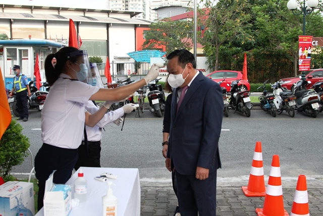 Phó Bí thư Thành ủy Nguyễn Văn Phong dự khai mạc và bầu cử tại phường Phú Thượng - Ảnh 1