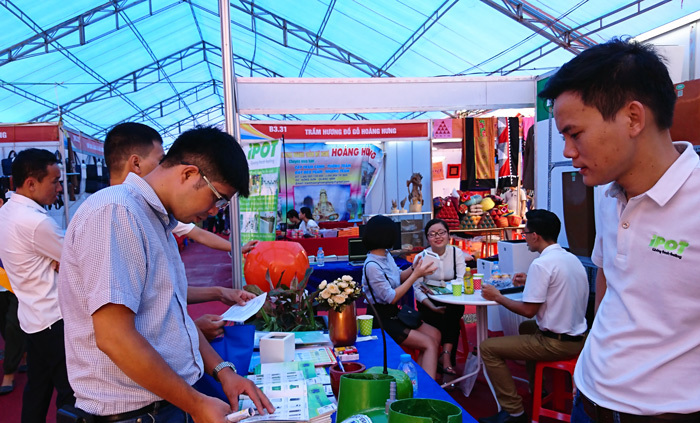 Hội chợ tôn vinh hàng Việt và kết nối giao thương mọi vùng miền - Ảnh 5
