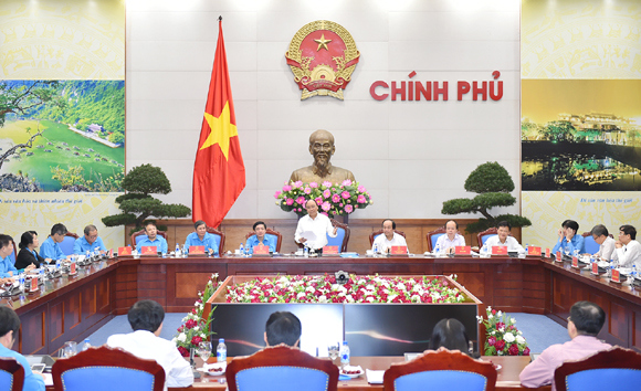 Thủ tướng Nguyễn Xuân Phúc làm việc với Tổng Liên đoàn Lao động Việt Nam - Ảnh 1