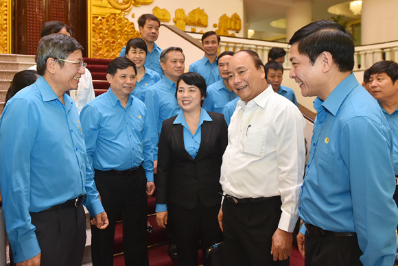 Thủ tướng Nguyễn Xuân Phúc làm việc với Tổng Liên đoàn Lao động Việt Nam - Ảnh 2
