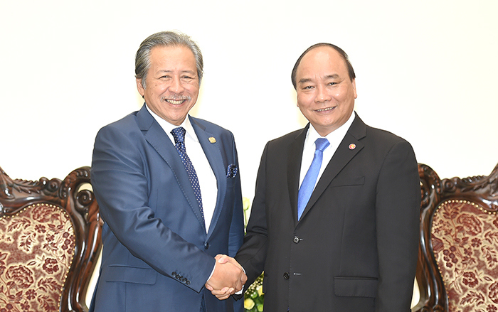 Thủ tướng tiếp Bộ trưởng Ngoại giao Malaysia - Ảnh 1