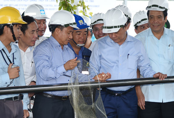 Thủ tướng thị sát hệ thống xử lý nước thải tại Formosa Hà Tĩnh - Ảnh 1