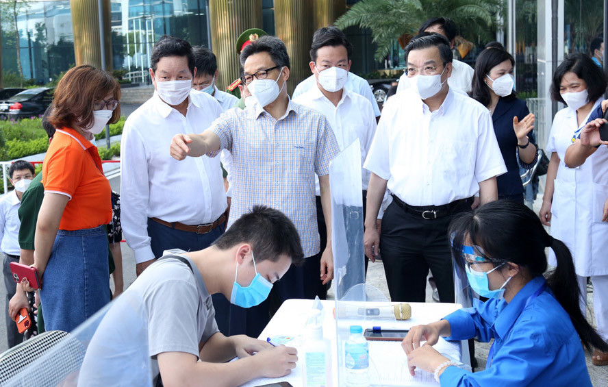 Phát động người dân giữ "vùng xanh" là chìa khoá kiểm soát dịch bệnh tại Hà Nội - Ảnh 1