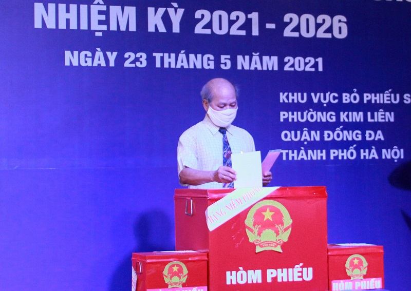 Chủ tịch UBND TP Hà Nội Chu Ngọc Anh bỏ phiếu bầu cử tại quận Đống Đa - Ảnh 5