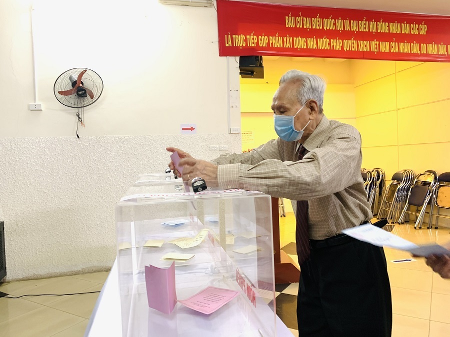 Trưởng Ban Dân vận Thành ủy Hà Nội Nguyễn Doãn Toản: "Hạnh phúc với lá phiếu cử tri" - Ảnh 5