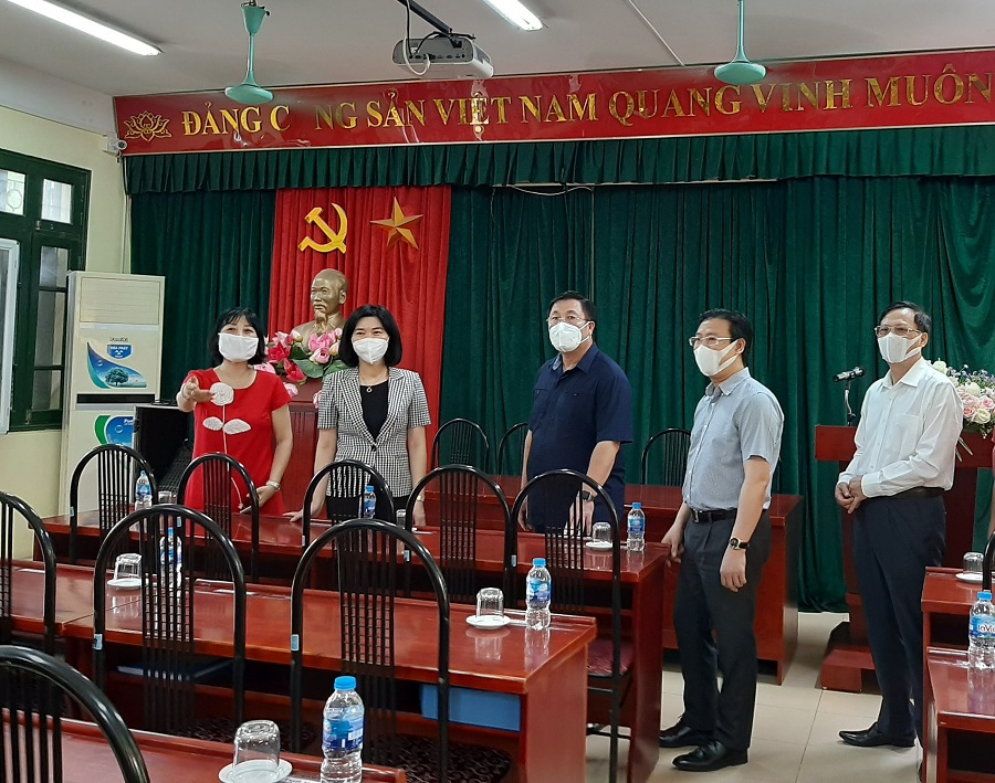 Phó Chủ tịch HĐND TP Phùng Thị Hồng Hà: Hoàng Mai, Ứng Hòa đã chuẩn bị chu đáo cho kỳ thi tốt nghiệp THPT trên địa bàn - Ảnh 2