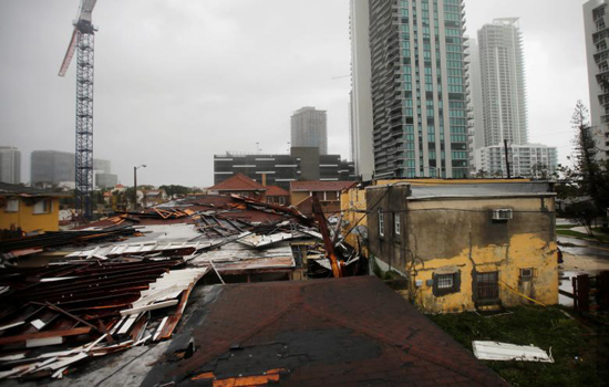 Mỹ có thể thiệt hại khoảng 290 tỷ USD vì 2 siêu bão Harvey, Irma - Ảnh 1
