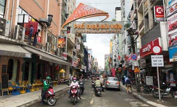 TP Hồ Chí Minh: Hạn chế tụ tập đông người ở phố đi bộ Nguyễn Huệ, Bùi Viện - Ảnh 1