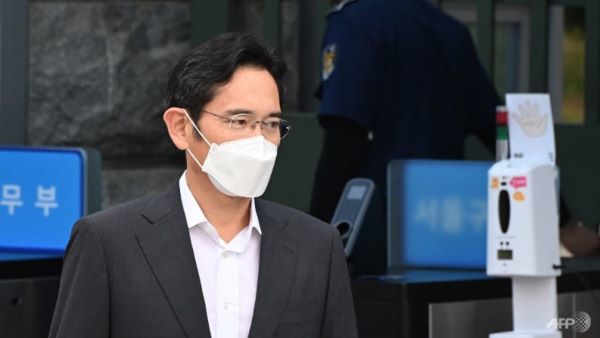 Toàn cầu "khát" chip, người thừa kế Samsung được mãn hạn tù - Ảnh 1