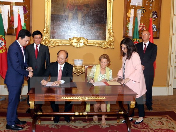 Việt Nam - Bồ Đào Nha ký bản ghi nhớ lập cơ chế tham vấn chính trị - Ảnh 1