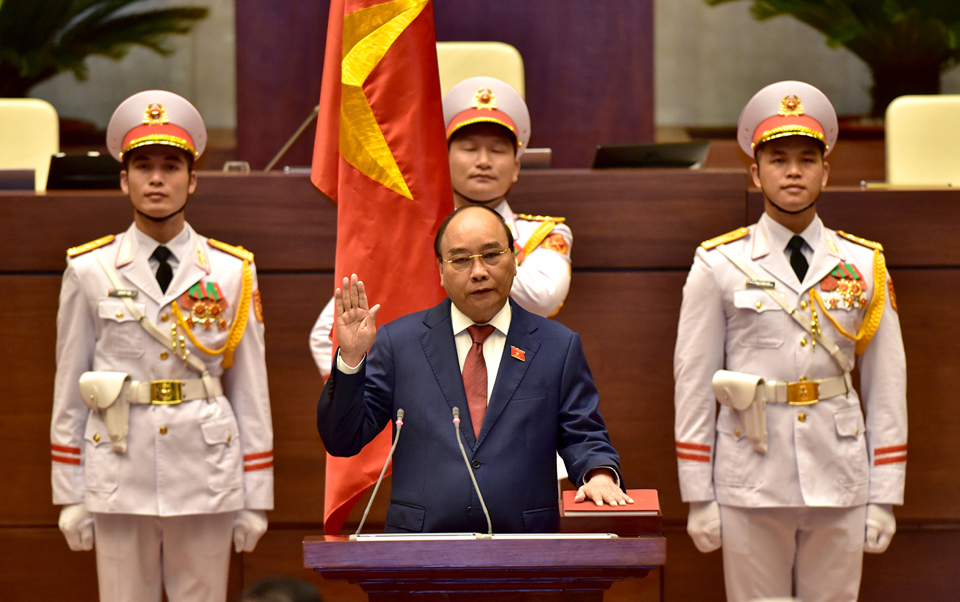 Chủ tịch nước Nguyễn Xuân Phúc tuyên thệ nhậm chức sau khi tái đắc cử - Ảnh 1