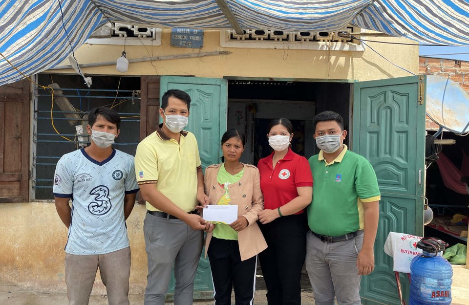 PVFCCo Central hỗ trợ nạn nhân vụ sập tường lò gạch tại Đắk Lắk - Ảnh 2