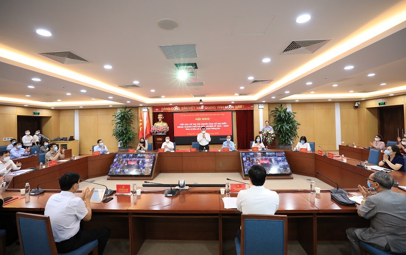 Chủ tịch UBND TP Chu Ngọc Anh và các ứng cử viên đại biểu HĐND TP Hà Nội tiếp xúc cử tri quận Đống Đa - Ảnh 9