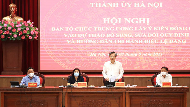 Mỗi năm Đảng bộ TP Hà Nội kết nạp trên 12.000 đảng viên mới - Ảnh 1