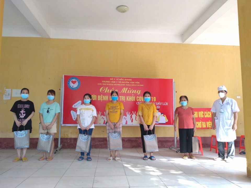 Bắc Giang: Hơn 3.200 bệnh nhân Covid-19 được ra viện - Ảnh 2