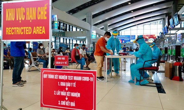 Cung cấp dịch vụ xét nghiệm nhanh Covid-19 tại sân bay Tân Sơn Nhất, Nội Bài - Ảnh 2