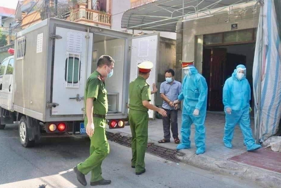 Bắt tạm giam chủ xe chở 46 khách từ TP Hồ Chí Minh về Nam Định có người mắc Covid-19 - Ảnh 1
