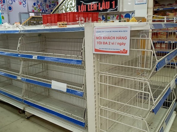 TP Hồ Chí Minh: "Cháy hàng" trứng gà dù giá tăng cao - Ảnh 2