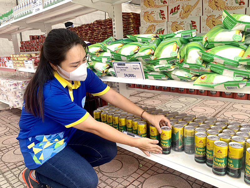 Siêu thị mini 0 đồng tại Hà Nội: Lan tỏa yêu thương đến người dân khó khăn trong những ngày giãn cách - Ảnh 9