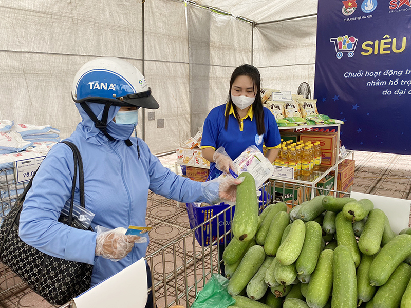 Siêu thị mini 0 đồng tại Hà Nội: Lan tỏa yêu thương đến người dân khó khăn trong những ngày giãn cách - Ảnh 8