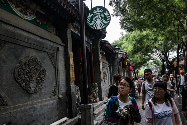 Các công ty Mỹ "tháo chạy" khỏi Trung Quốc, vì sao Starbucks vẫn ở lại? - Ảnh 2