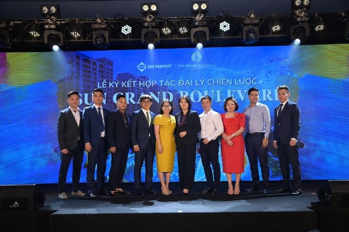 Sun Group "bắt tay" 8 đại lý chiến lược phân phối Sun Grand Boulevard trung tâm phố biển Sầm Sơn - Ảnh 3