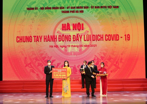 Thêm 55 tỷ đồng ủng hộ Hà Nội mua vaccine ngừa Covid-19 từ Tập đoàn Sun Group - Ảnh 1