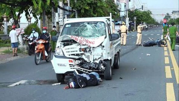 Tai nạn giao thông mới nhất hôm nay (21/7): CSGT truy đuổi “xế hộp” vượt chốt kiểm dịch như phim hành động - Ảnh 1