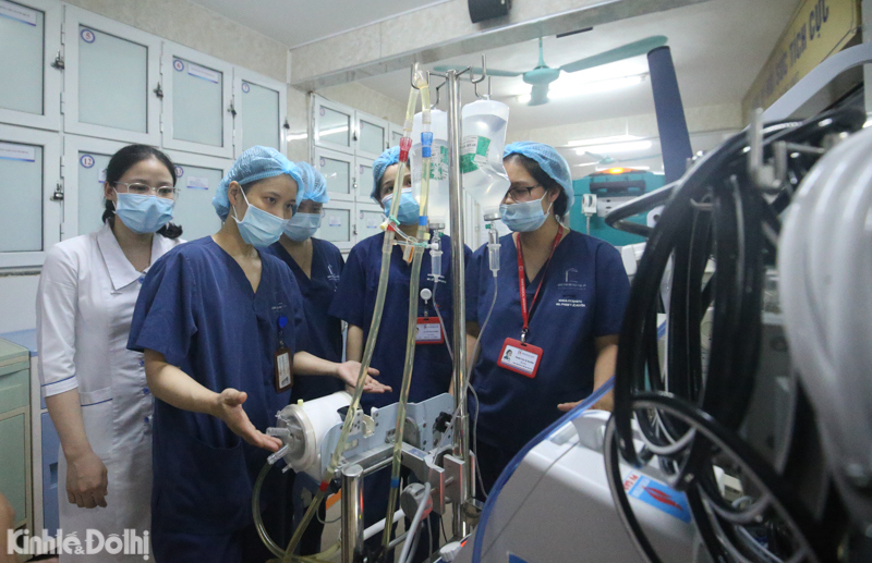 [Ảnh] 800 y, bác sĩ được tập huấn để vận hành Bệnh viện dã chiến điều trị bệnh nhân Covid-19 nặng tại Hà Nội - Ảnh 13