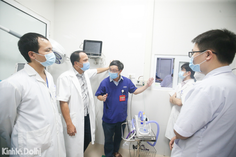 [Ảnh] 800 y, bác sĩ được tập huấn để vận hành Bệnh viện dã chiến điều trị bệnh nhân Covid-19 nặng tại Hà Nội - Ảnh 3