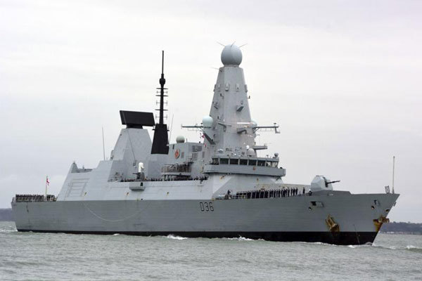 Anh phủ nhận thông tin Nga bắn cảnh cáo tàu chiến HMS Defender ở Biển Đen - Ảnh 1