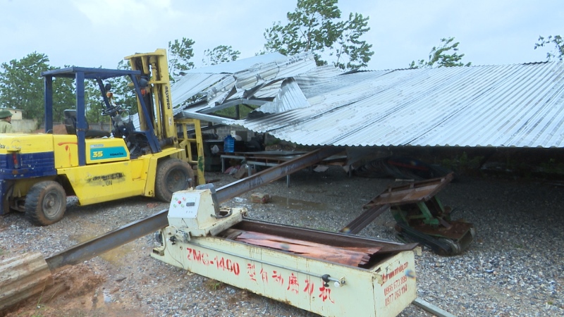 Các địa phương dồn lực khắc phục thiệt hại do bão số 10 - Ảnh 17