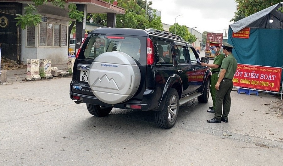 Quận Hai Bà Trưng: Xử phạt hàng trăm trường hợp vi phạm về phòng chống dịch tại khu vực Cảng Hà Nội - Ảnh 1