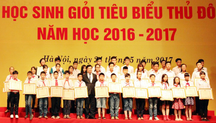 Giám đốc Sở GD&ĐT Hà Nội Nguyễn Hữu Độ: Chú trọng giáo dục thành người trước khi thành tài - Ảnh 2