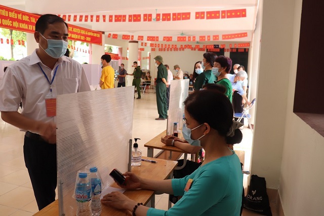 Hơn 5,4 triệu cử tri Thủ đô Hà Nội náo nức đi bầu cử đại biểu Quốc hội và HĐND các cấp nhiệm kỳ 2021 - 2026 - Ảnh 24