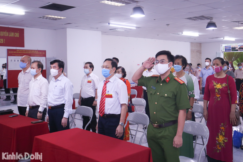 Cử tri quận Thanh Xuân phấn khởi trong ngày hội của toàn dân - Ảnh 6