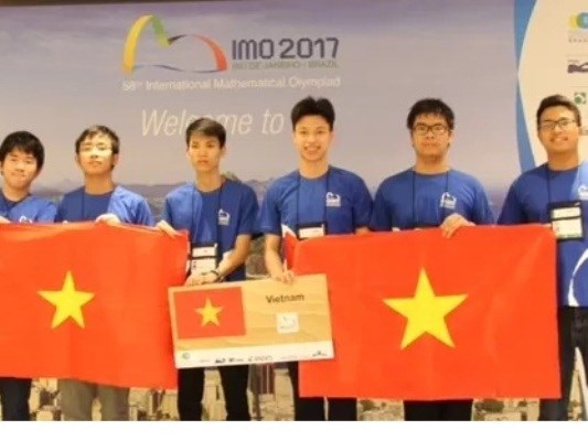 Việt Nam đạt thành tích kỷ lục trong 43 năm thi Olympic Toán quốc tế - Ảnh 1