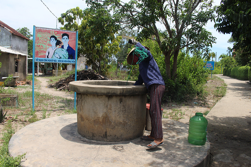 Quảng Nam: Khô hạn, hàng chục hộ dân xã đảo Tam Hải thiếu nước sinh hoạt - Ảnh 3