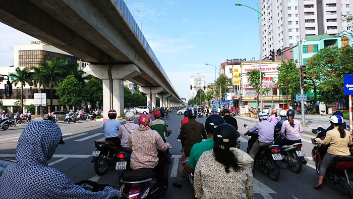 Hà Đông, vẫn nhiều người vi phạm quy định về giao thông - Ảnh 5