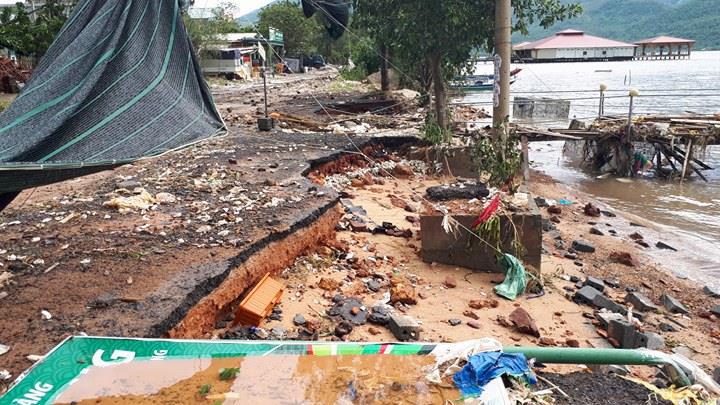 Toàn cảnh bão số 10 tàn phá miền Trung, Hà Tĩnh - Quảng Bình thiệt hại nặng nề - Ảnh 8