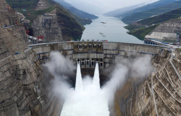Trung Quốc khởi động tuabin thủy điện khổng lồ đầu tiên của thế giới - Ảnh 1