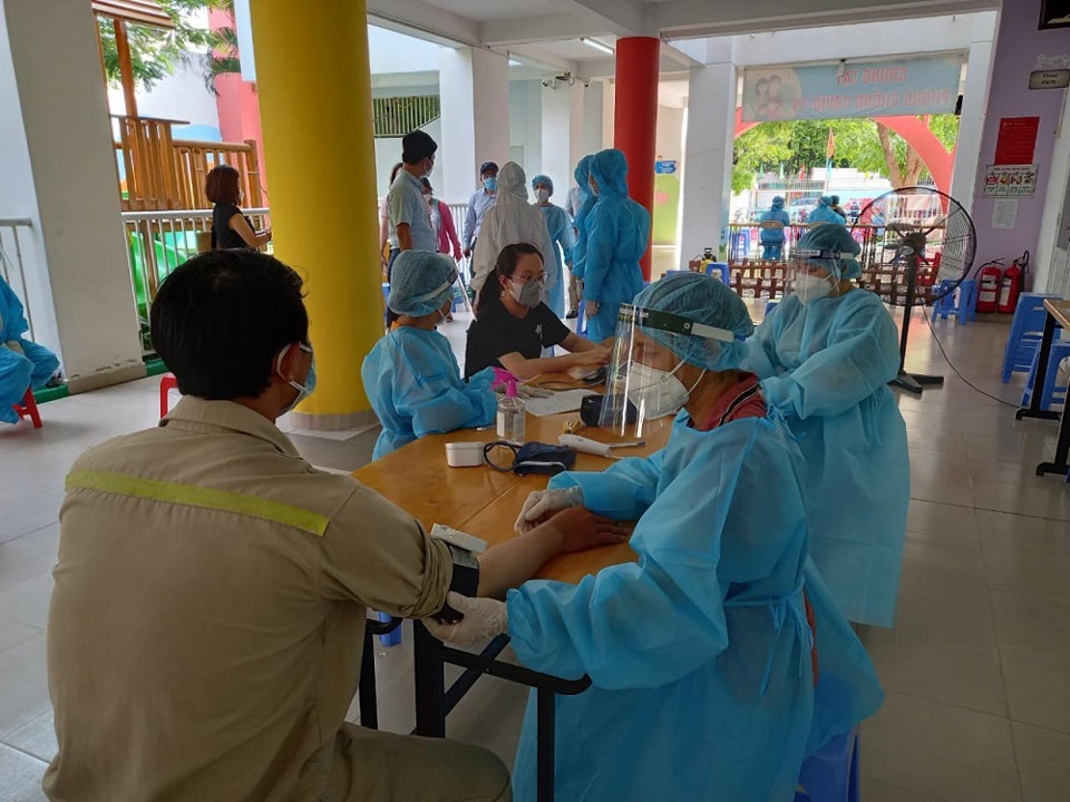 TP Hồ Chí Minh tăng tốc tiêm vaccine - Ảnh 1