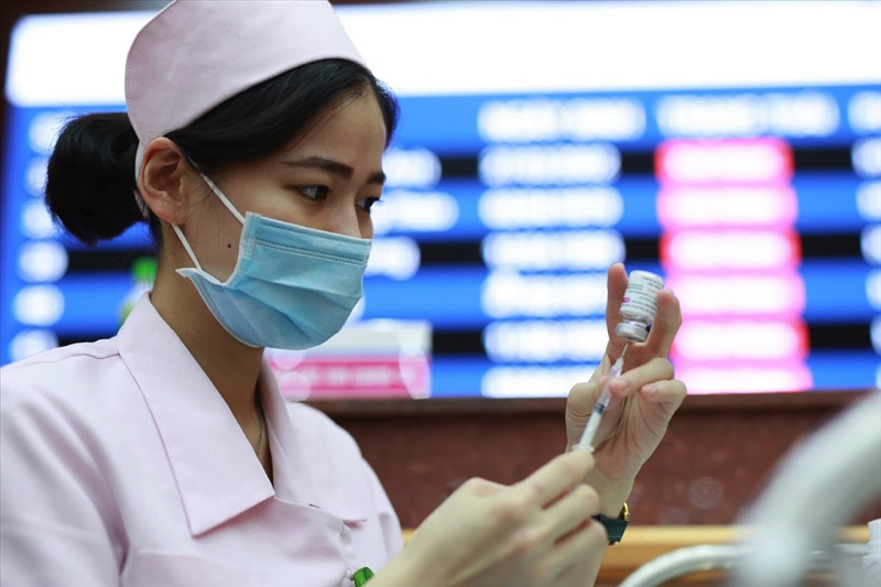 Quảng Ninh nỗ lực tiêm vaccine, đạt miễn dịch cộng đồng vào cuối năm 2021 - Ảnh 1