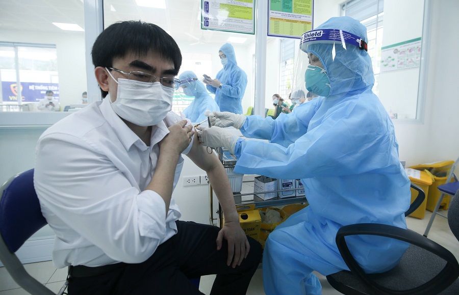 Chiến dịch tiêm vaccine Covid-19 tại Hà Nội có thể đạt 200.000 mũi tiêm/ngày - Ảnh 1