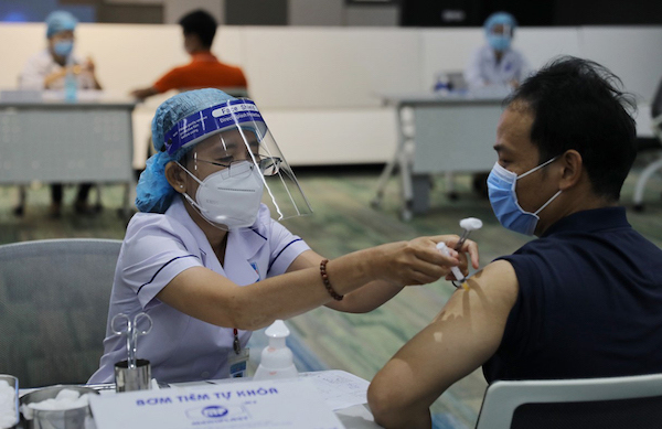 Trước ngày 8/8, TP Hồ Chí Minh phải hoàn thành tiêm vaccine Pfizer và Moderna - Ảnh 1