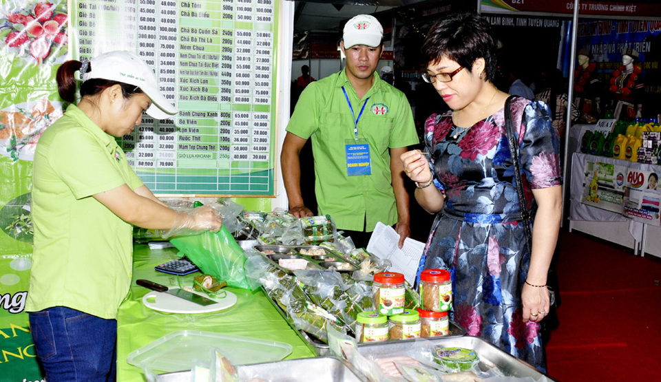Hội chợ hàng Việt TP Hà Nội 2017: Mở kênh tiêu thụ sản phẩm cho doanh nghiệp Thủ đô - Ảnh 1